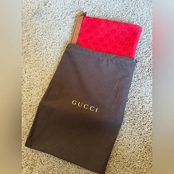 NEW Gucci Red Zip Clutch/Cosmetic Bag Nylon Portfolio - Picture 3 of 6